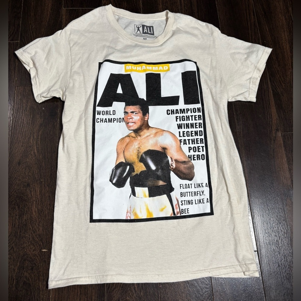 Muhammad Ali Tshirt Tee size Small unisex GUC